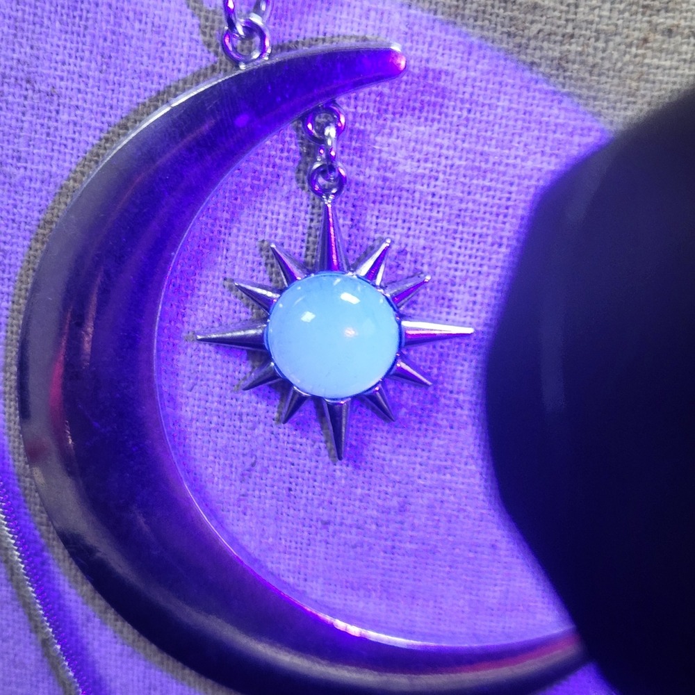 Silver Tone Celestial Crescent Moon‎ Sunburst Necklace Stone Pendant